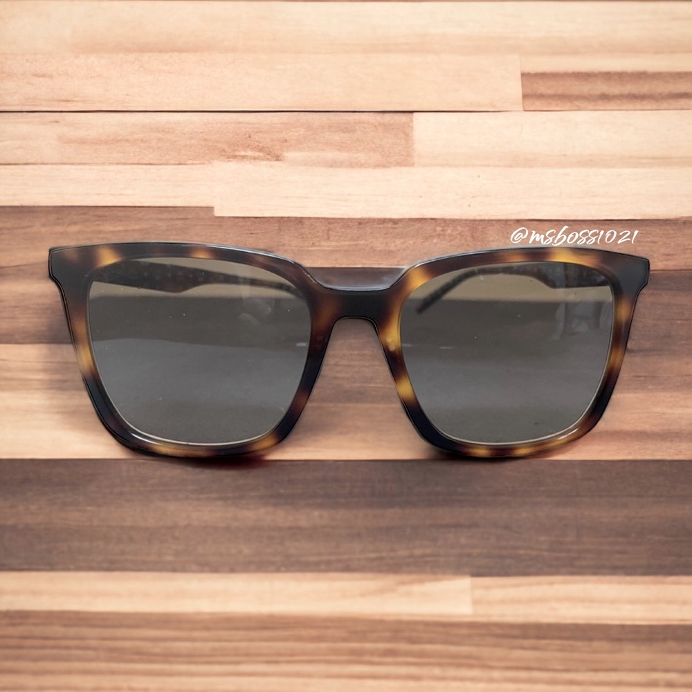 MCM Shear Brown Sunglasses/Brown Lenses With Gold MCM BRAND NEW NEVER WORN